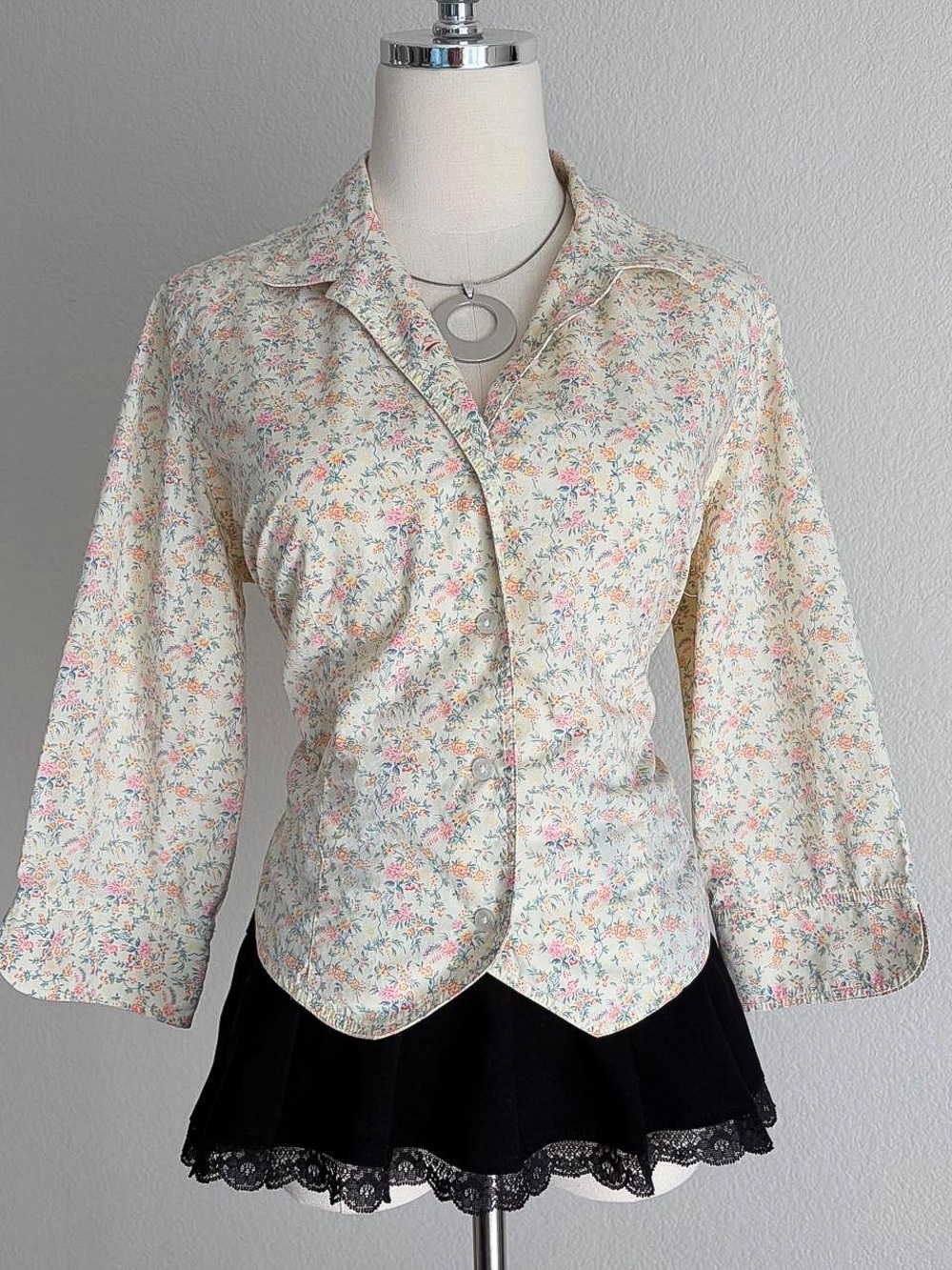 Women's Pastel Floral Button-Front Shirt